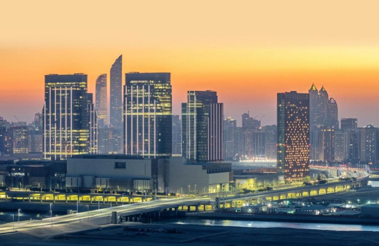 Corniche Street - For Males "Peaceful Bed Space" Abu Dhabi Buitenkant foto